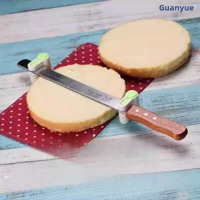 Tagliapane Dentellato in Accia - Kitchen And Baking Equipment recensione e prezzo